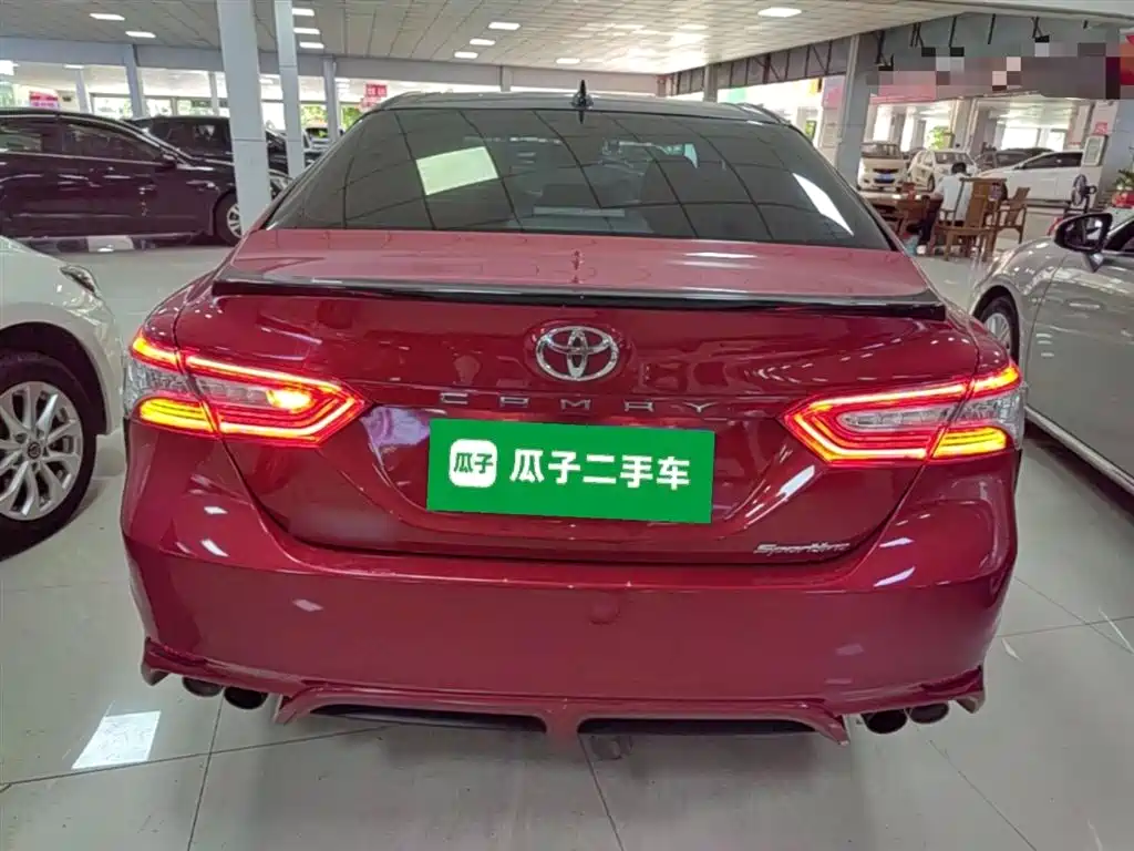 Toyota Camry 2022 — фото 6