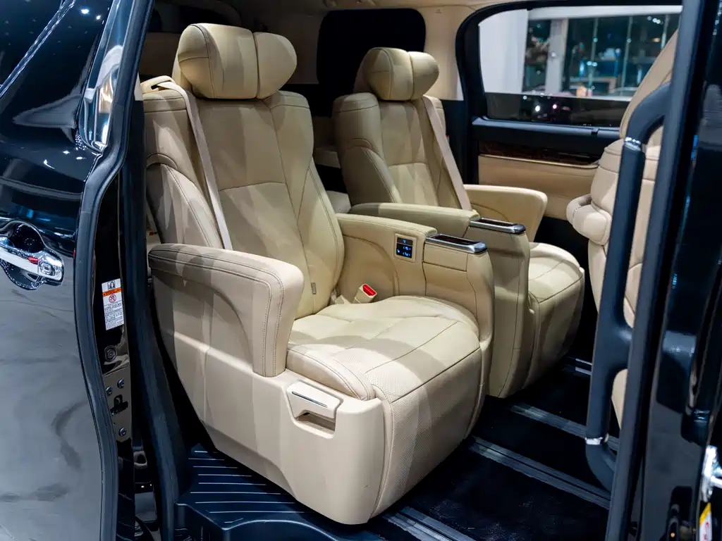 Toyota Alphard 2018 — фото 10