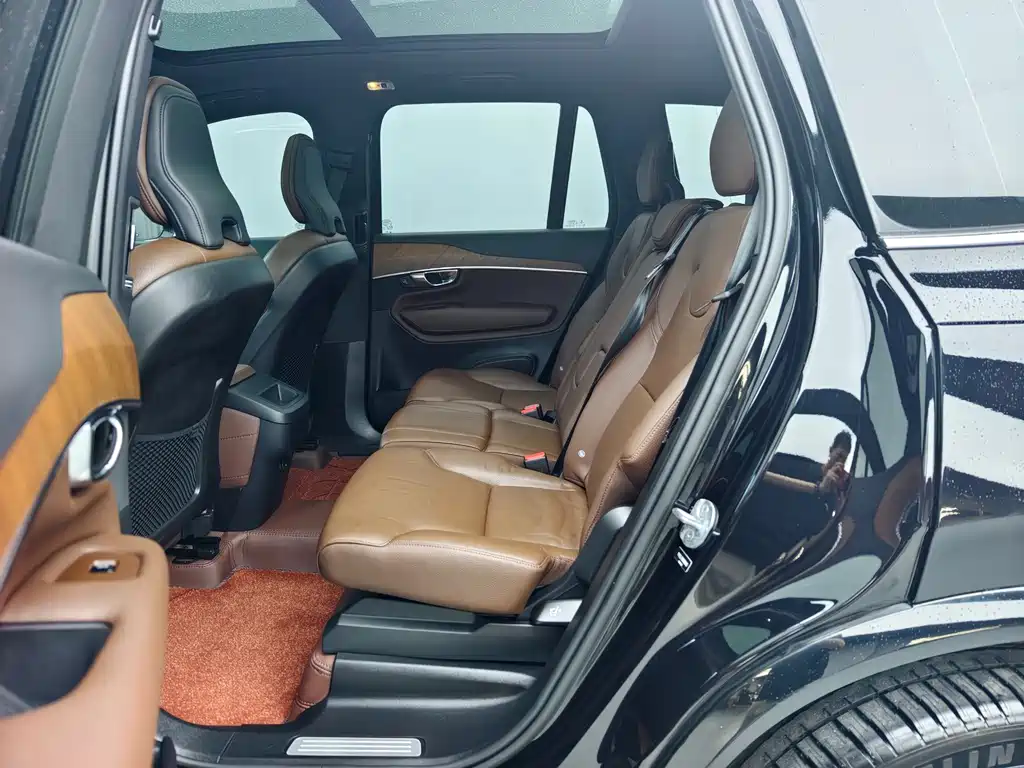 Volvo XC90 2022 — фото 15