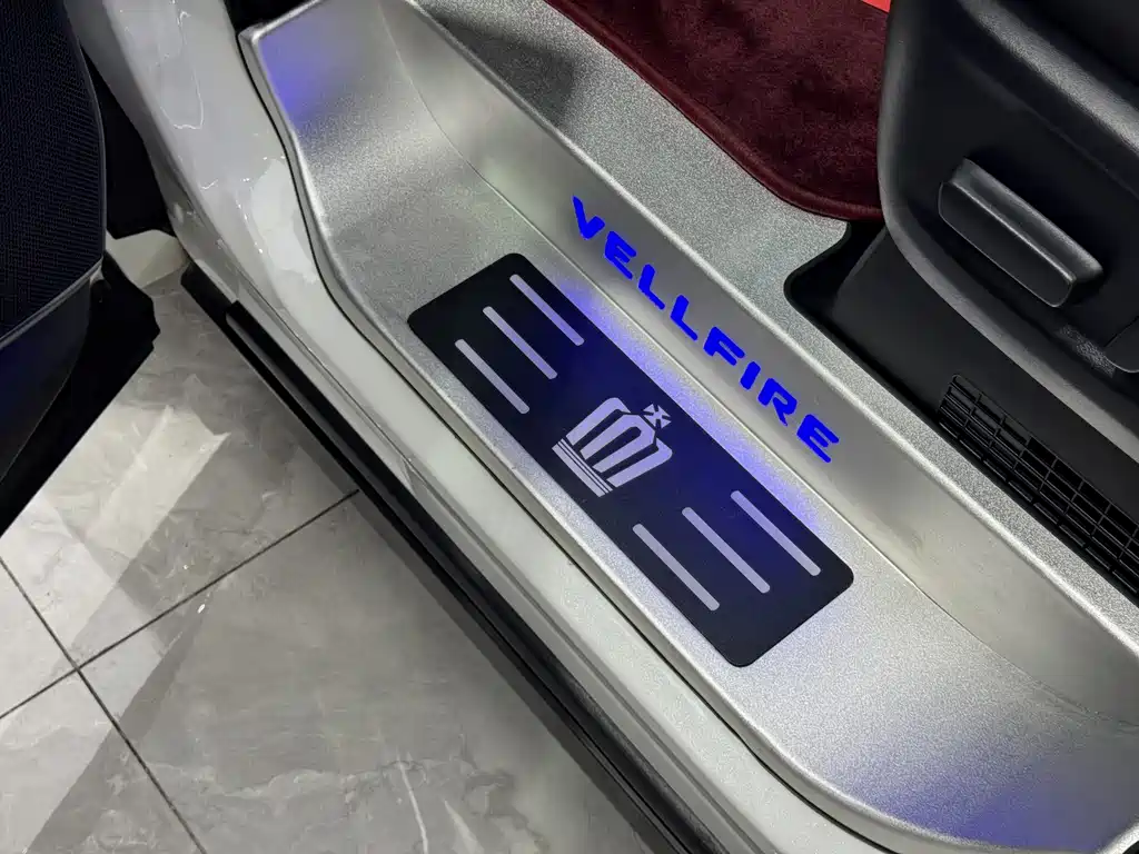 Toyota Vellfire 2021 — фото 21