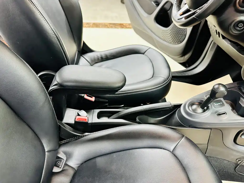 smart Fortwo 2018 — фото 25