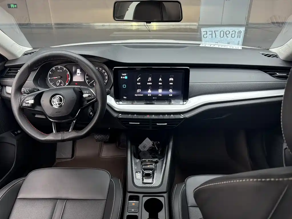 Skoda Octavia 2023 — фото 17