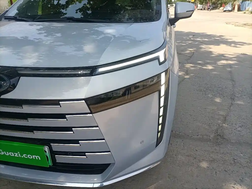 GAC Motor E8 PHEV 2024 — фото 24