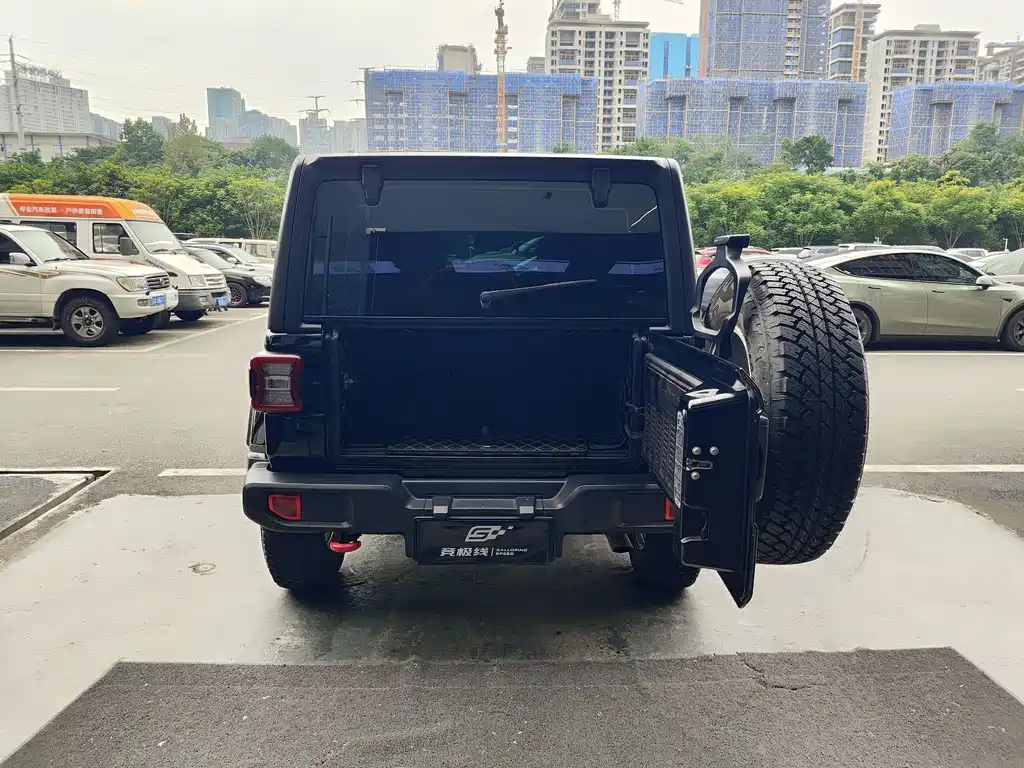 Jeep Wrangler 2021 — фото 18