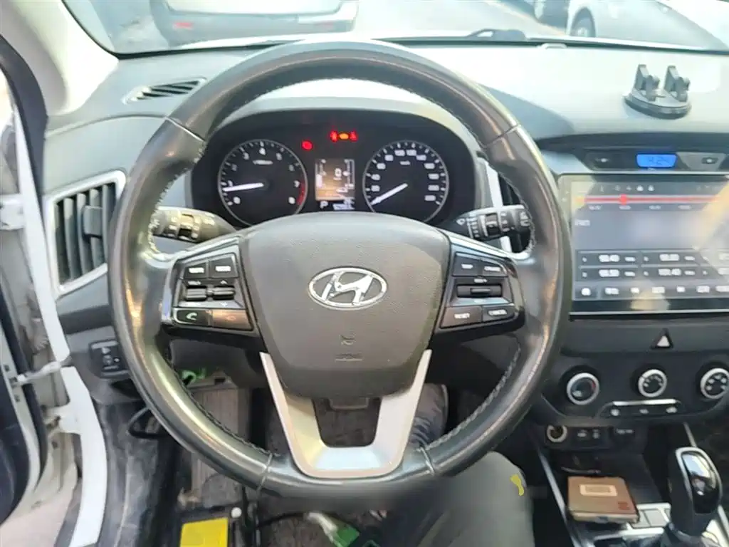 Hyundai ix25 2017 — фото 11