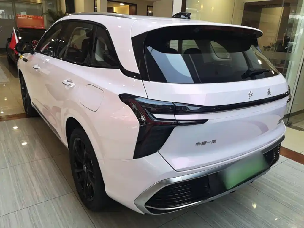 Hongqi HS3 PHEV 2026 — фото 5