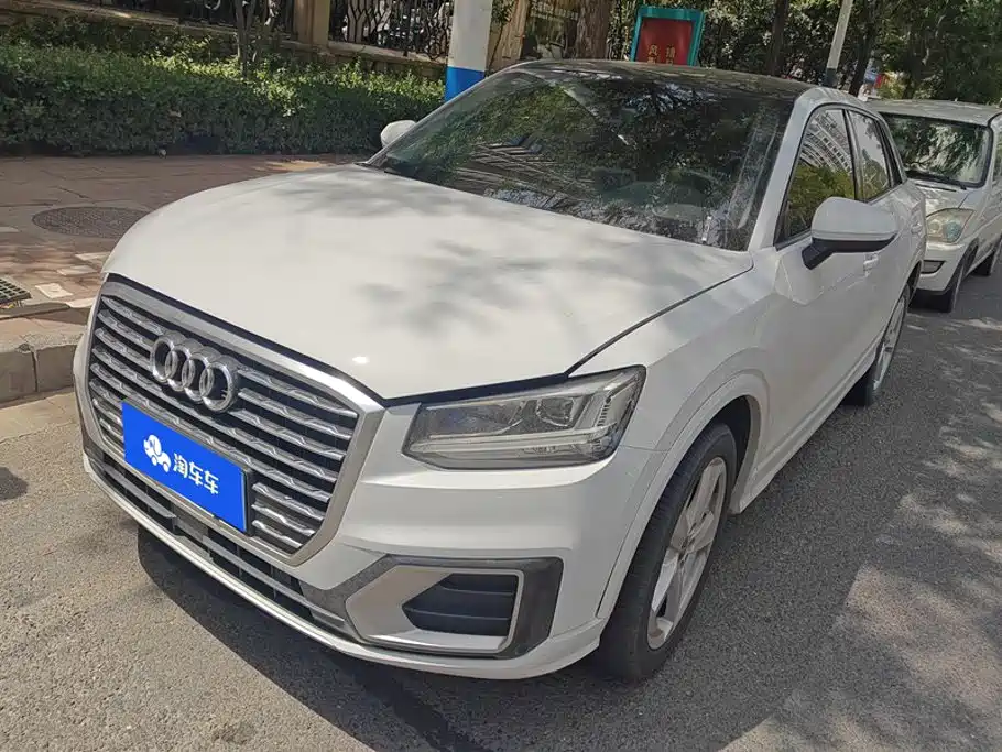 Audi Q2L 2019