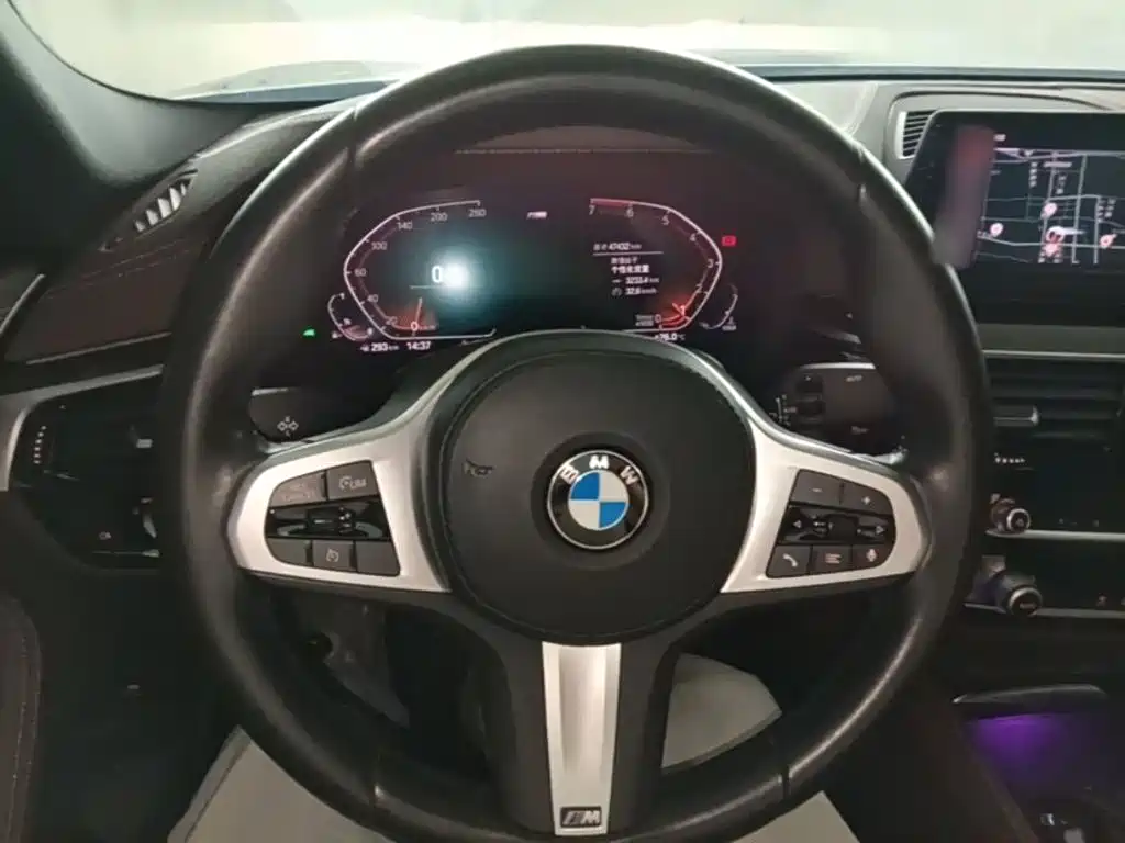 BMW 5 Series 2019 — фото 11