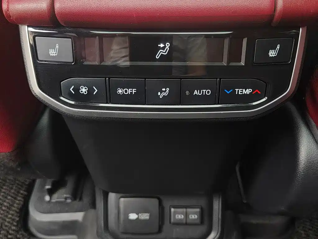 Toyota Crown Kluger 2022 — фото 17
