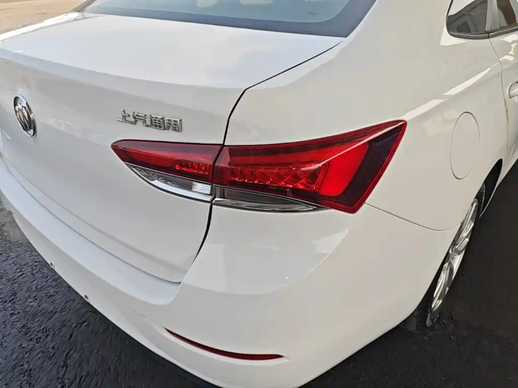 Buick Excelle 2021 — фото 8