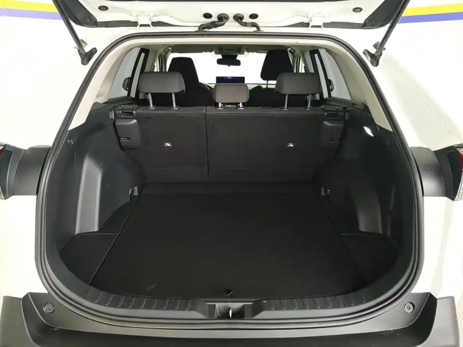 Toyota RAV4 2020 — фото 4