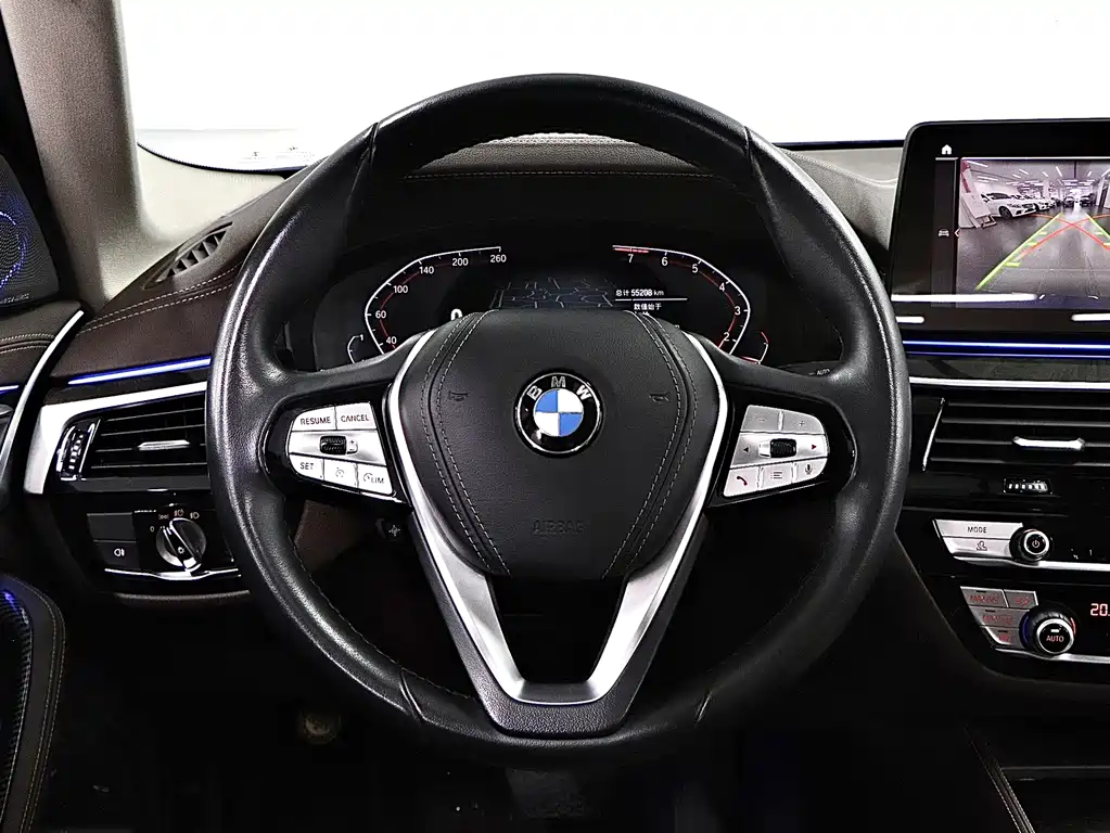 BMW 5 Series 2023 — фото 10