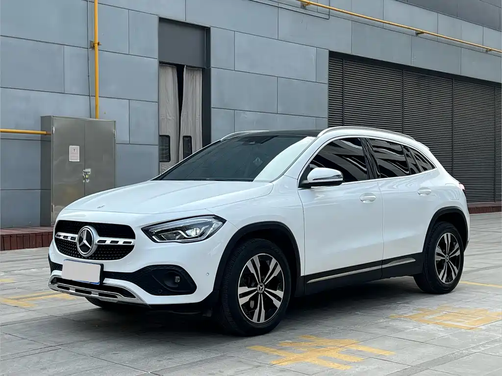 Mercedes-Benz GLA 2023 — фото 1