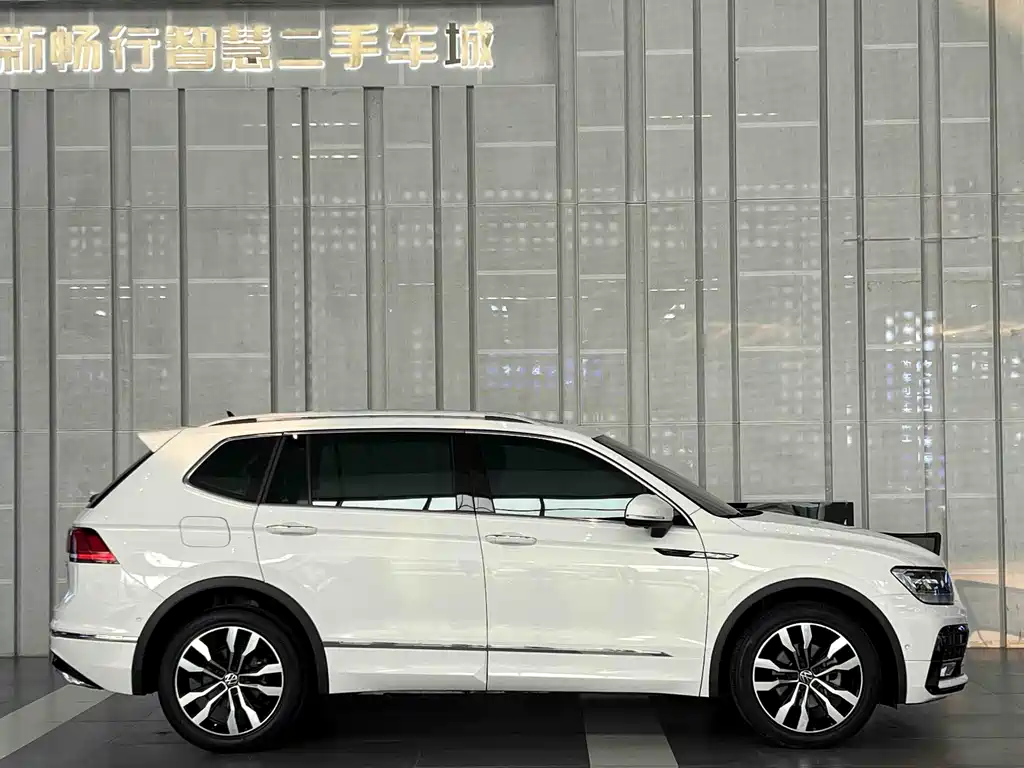 Volkswagen Tiguan L 2021 — фото 4