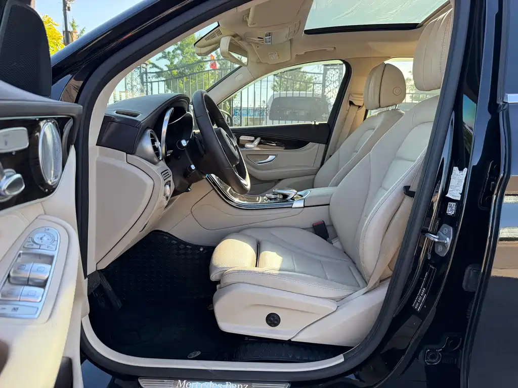 Mercedes-Benz GLC 2018 — фото 13