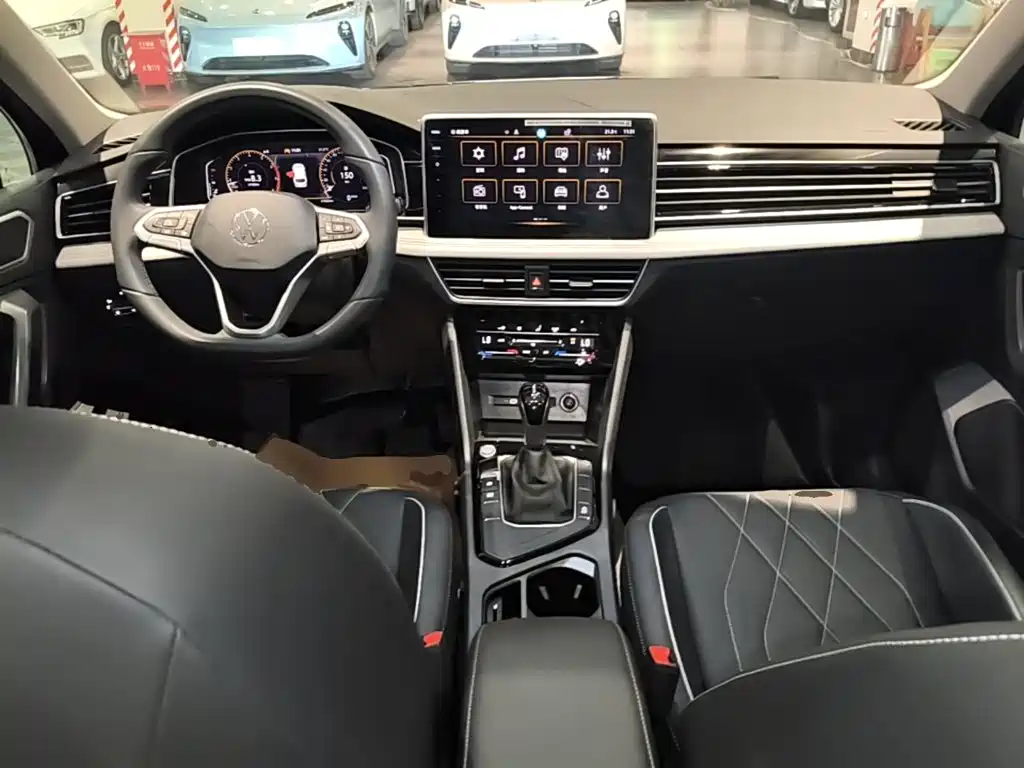Volkswagen Tiguan L 2024 — фото 10