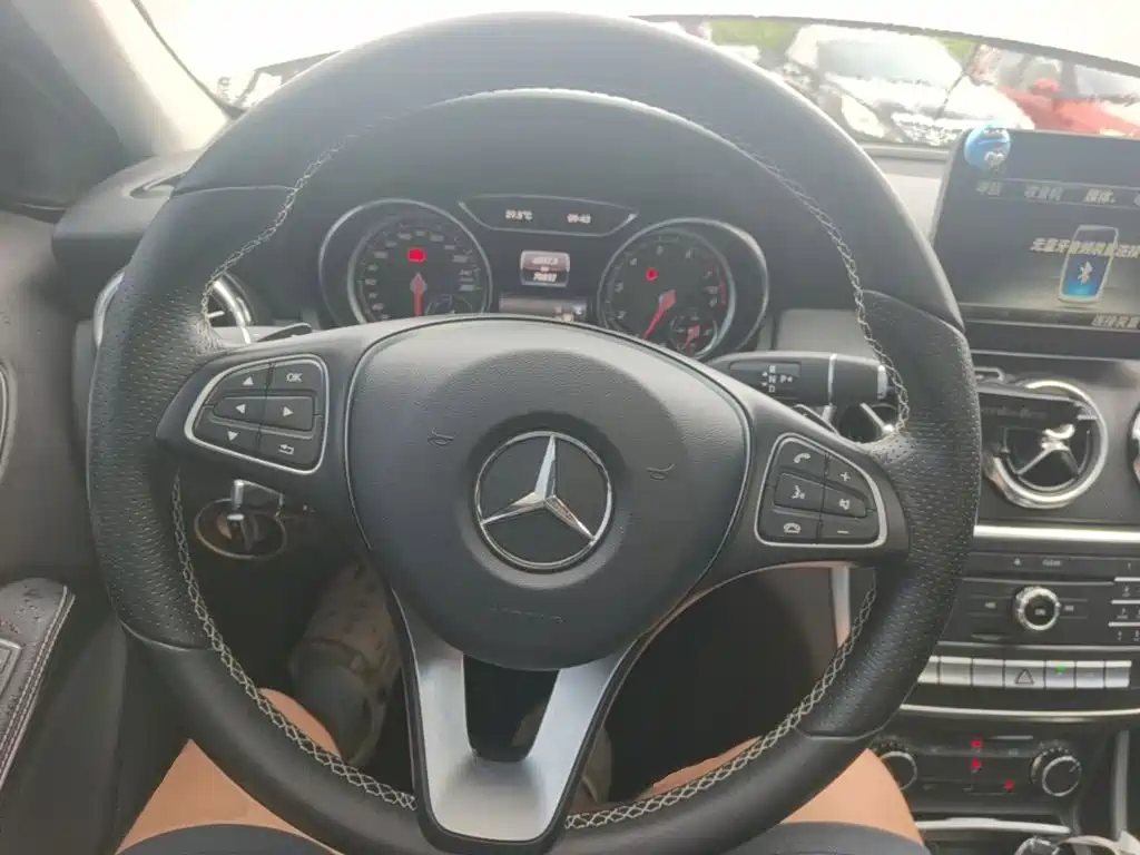 Mercedes-Benz GLA 2018 — фото 11
