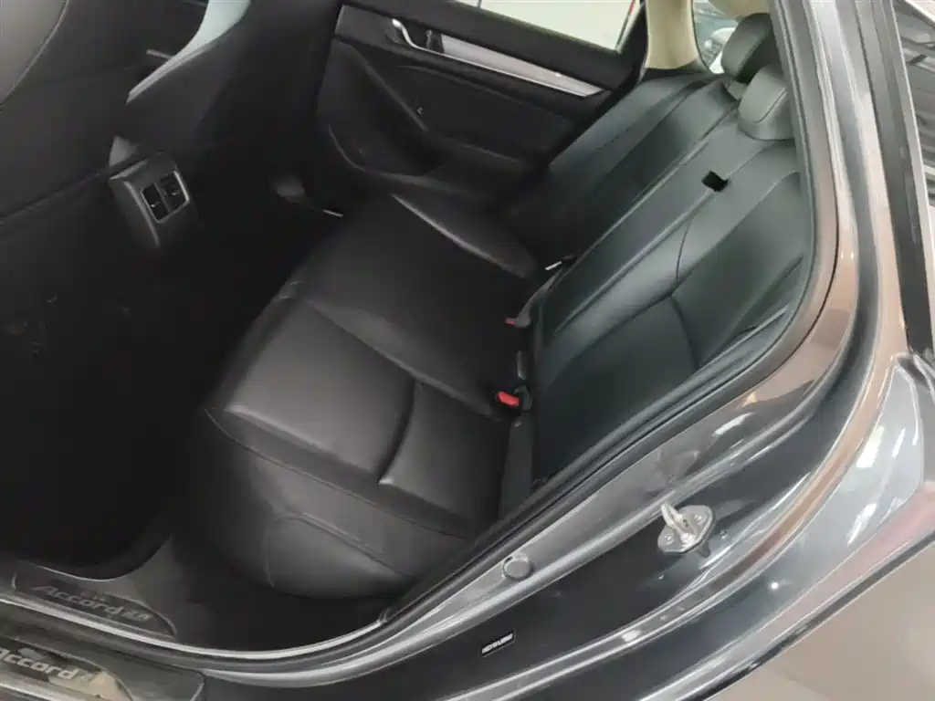 Honda Accord 2020 — фото 17