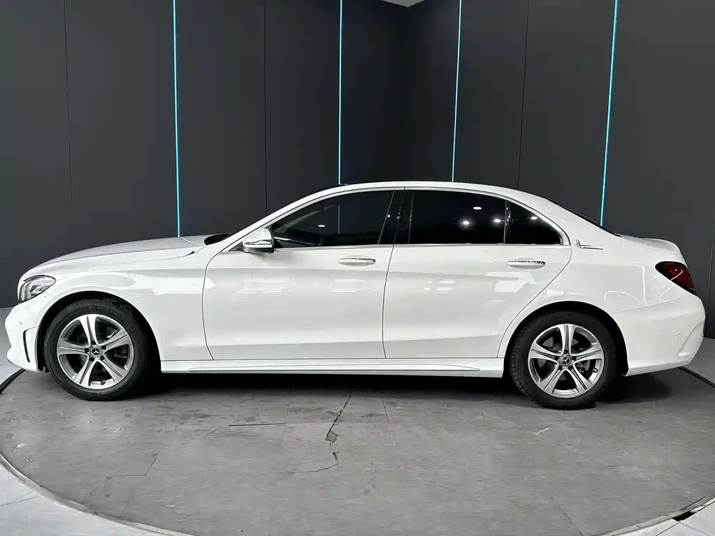Mercedes-Benz C-Class 2021 — фото 4