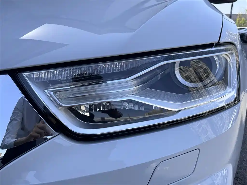 Audi Q3 2017 — фото 14