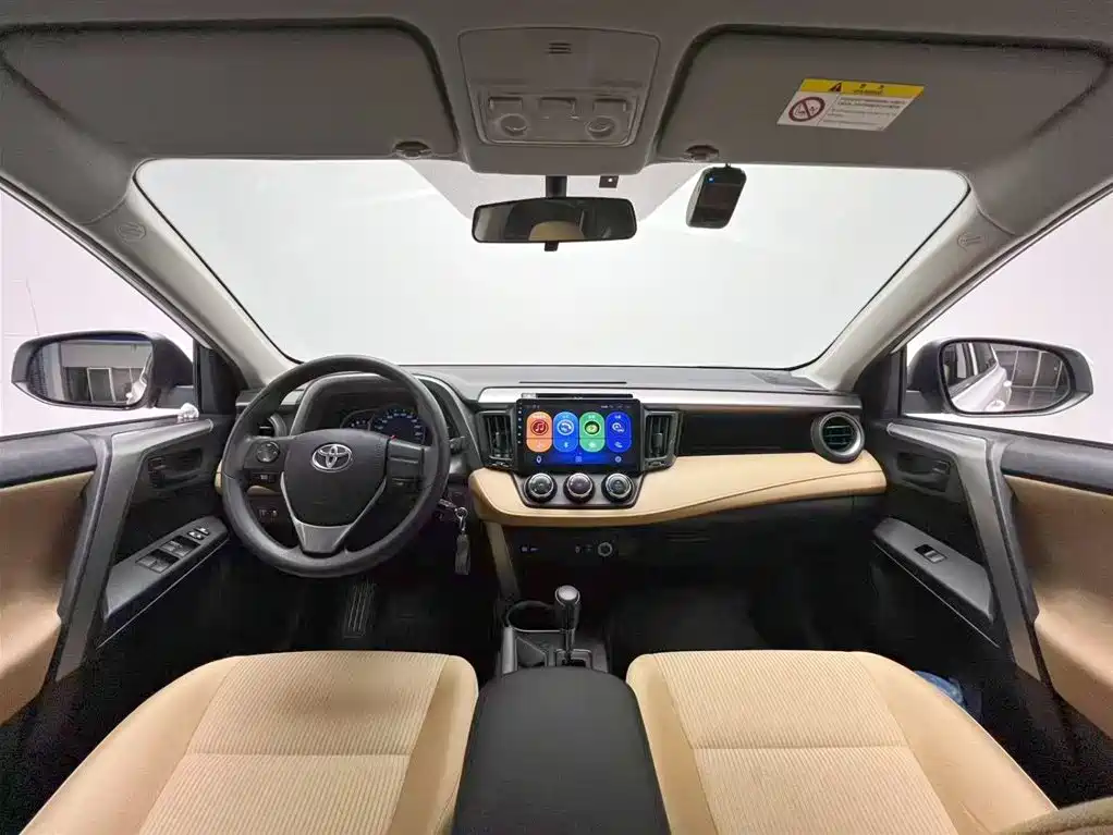 Toyota RAV4 2018 — фото 10