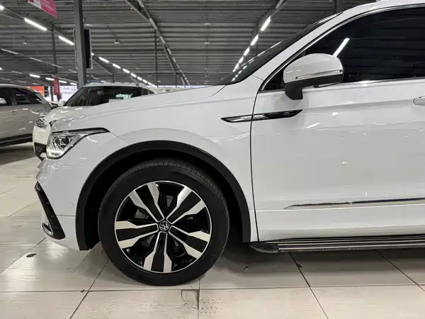 Volkswagen Tiguan L 2022