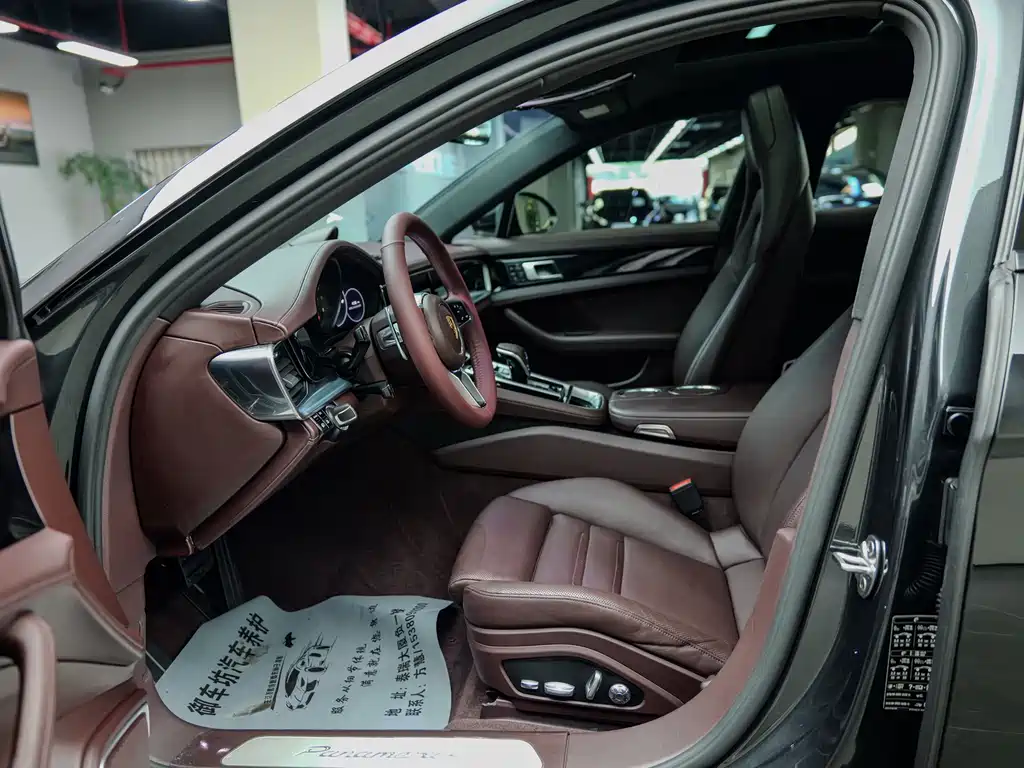 Porsche Panamera 2018 — фото 15