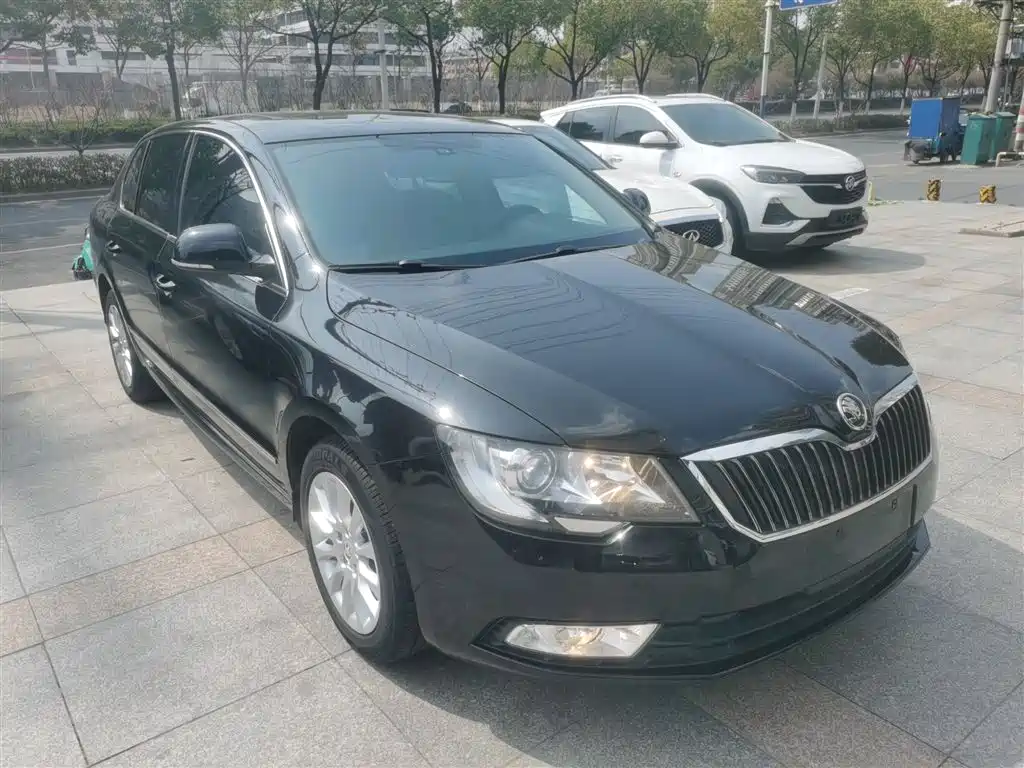 Skoda Superb 2015 — фото 22