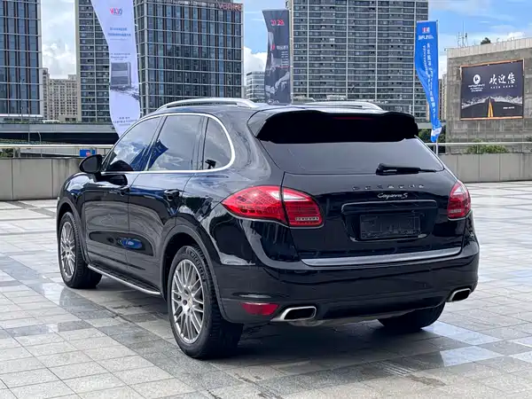 Porsche Cayenne 2011