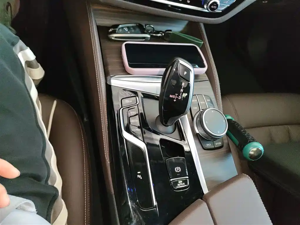BMW 5 Series 2022 — фото 14