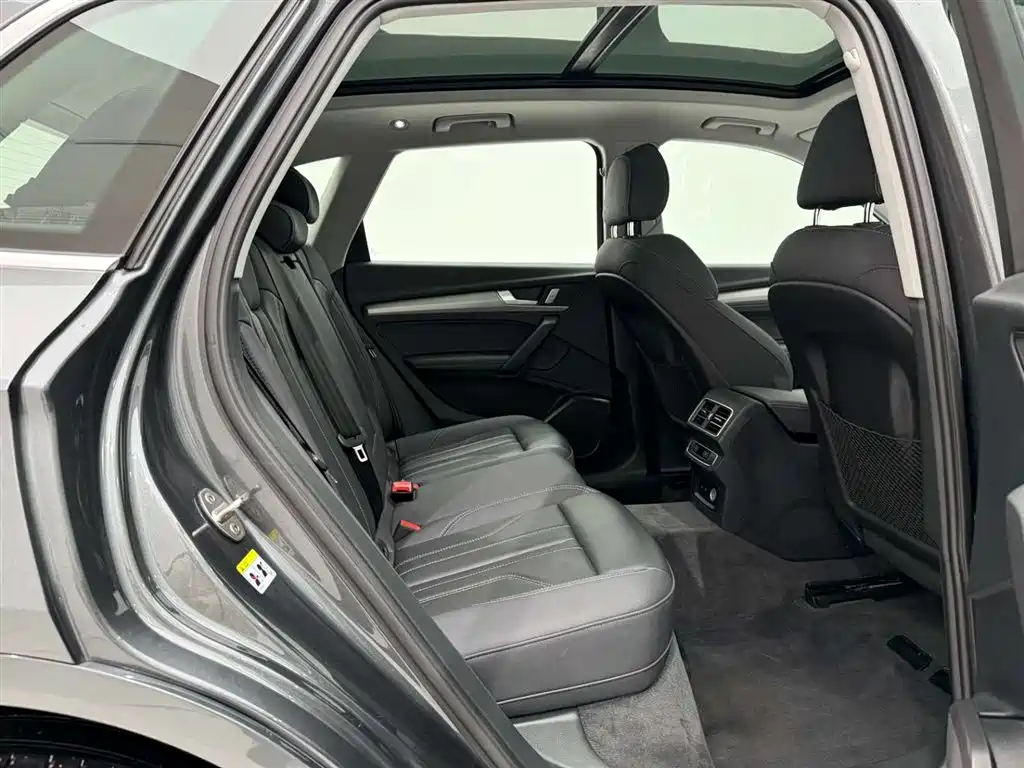 Audi Q5L 2023 — фото 20