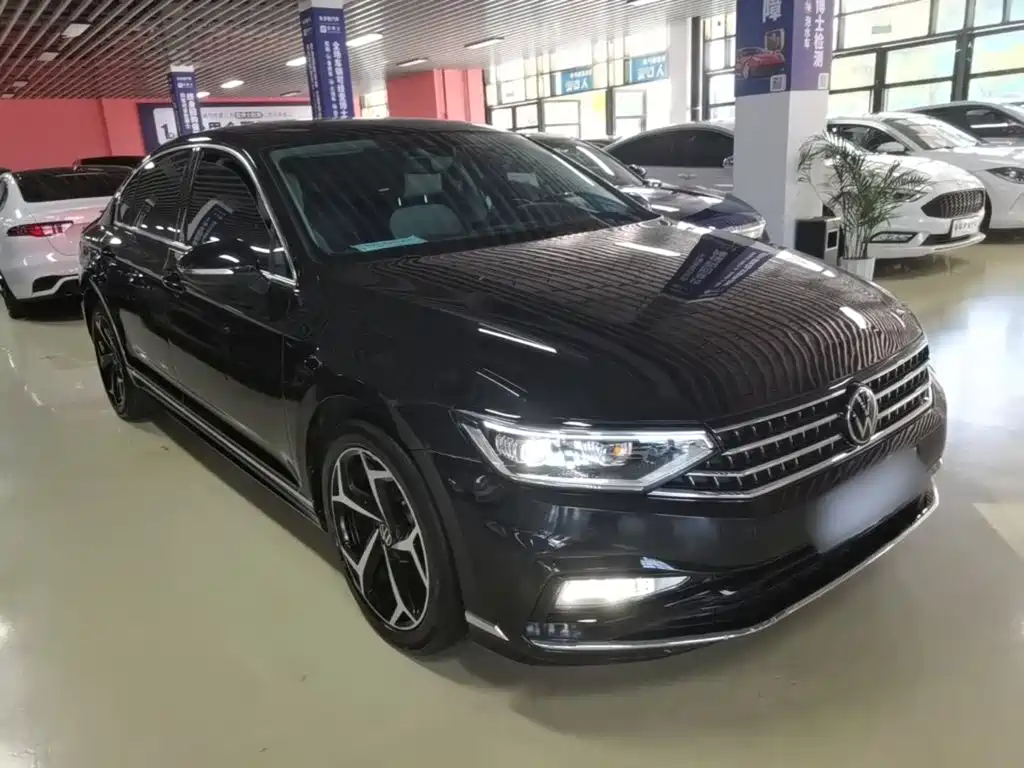 Volkswagen Magotan 2025