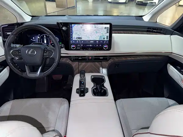 Lexus LM 2023