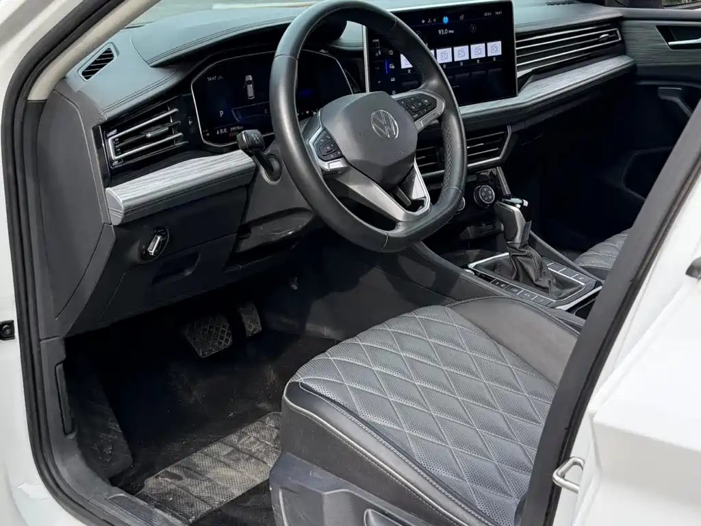 Volkswagen Sagitar 2023