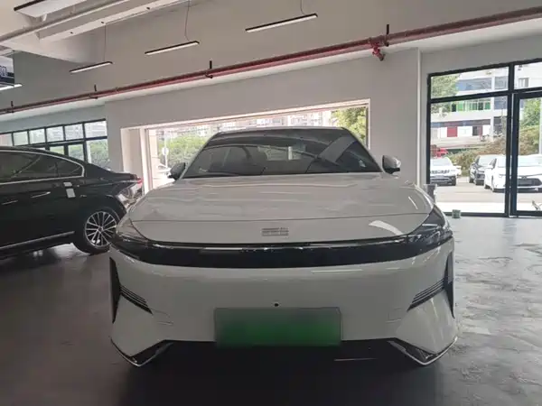 Geely Galaxy L6 2024