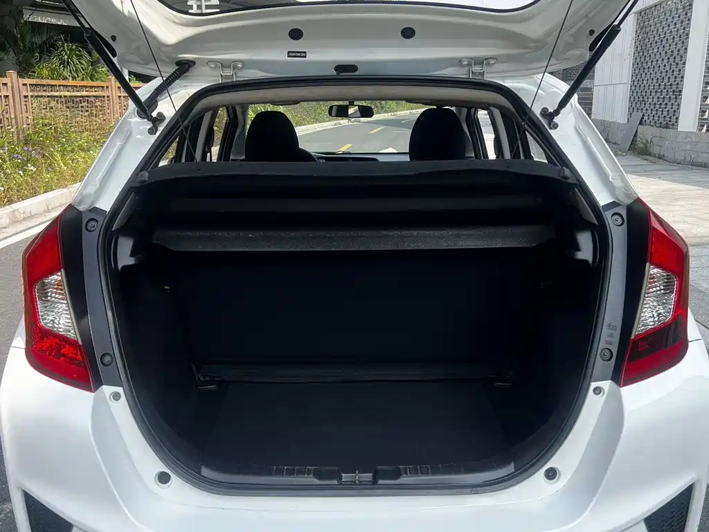Honda Fit 2016 — фото 20