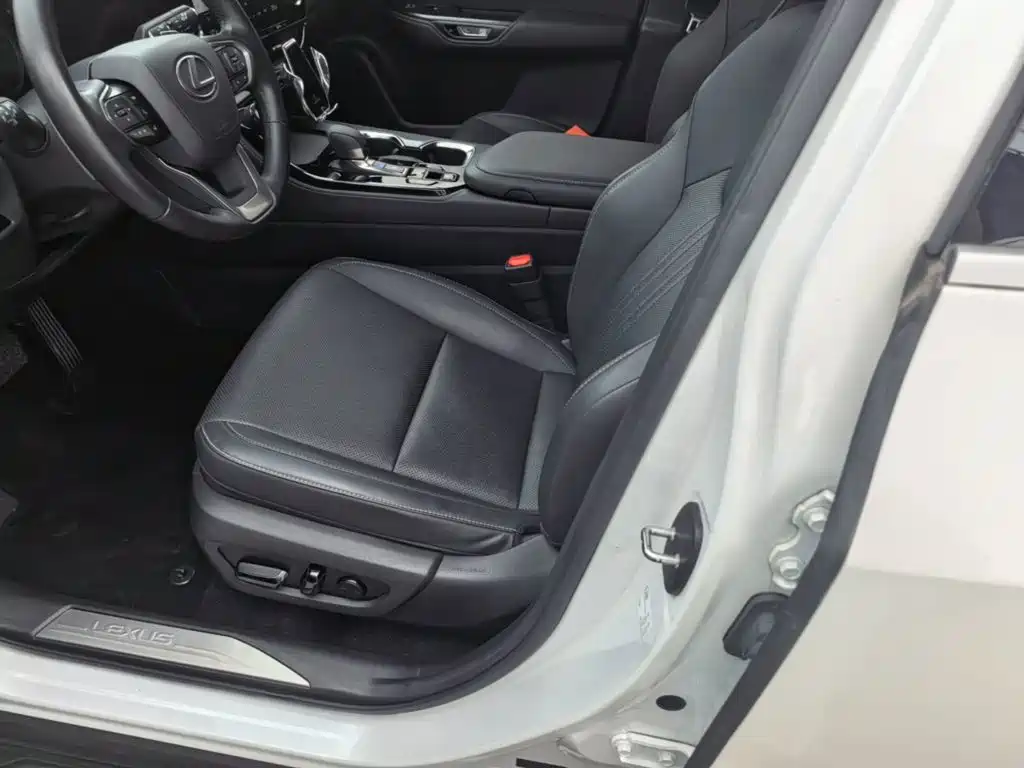 Lexus NX 2023 — фото 15