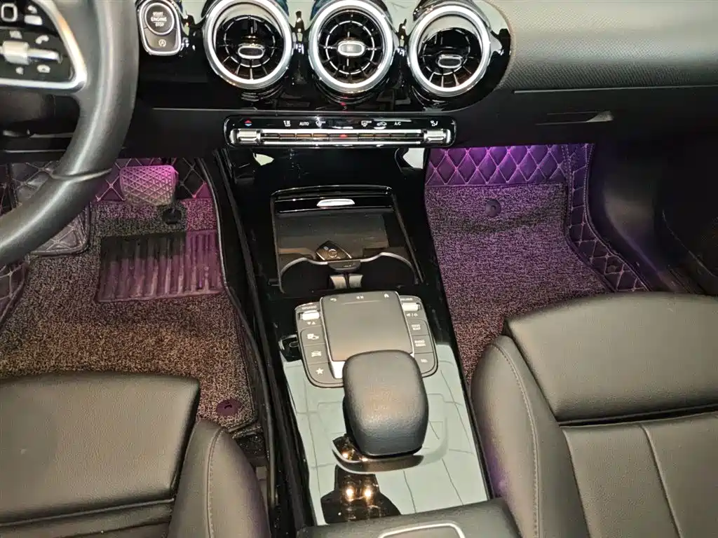 Mercedes-Benz A-Class 2021 — фото 10