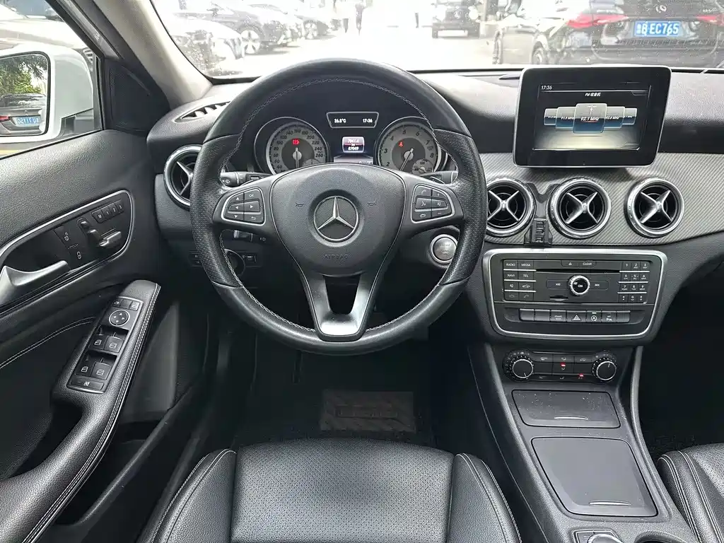 Mercedes-Benz GLA 2017 — фото 12