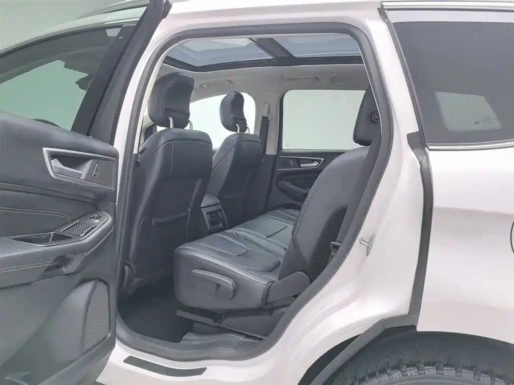 Ford Edge 2016 — фото 15