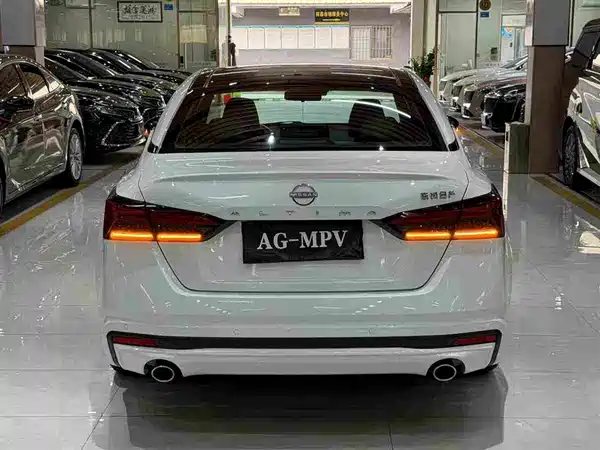 Nissan Teana 2023