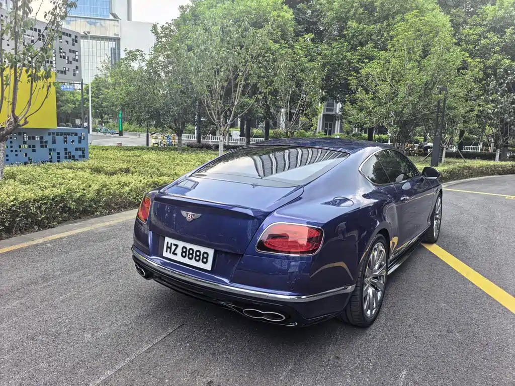 Bentley Continental 2018 — фото 17