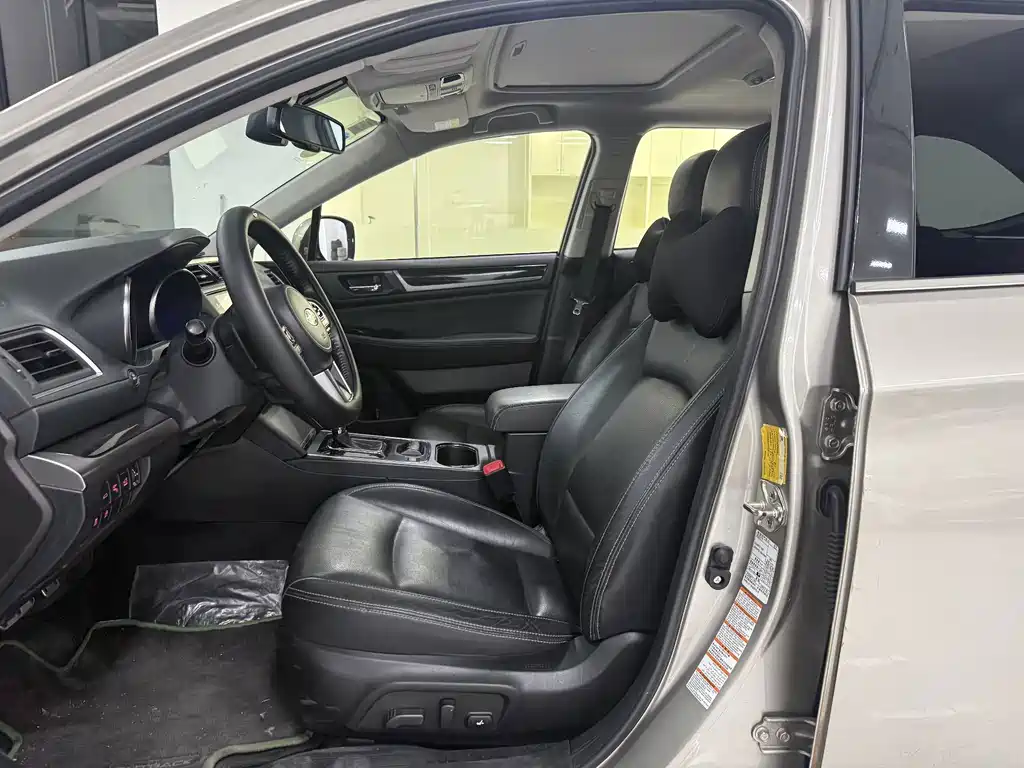 Subaru Outback 2018 — фото 11