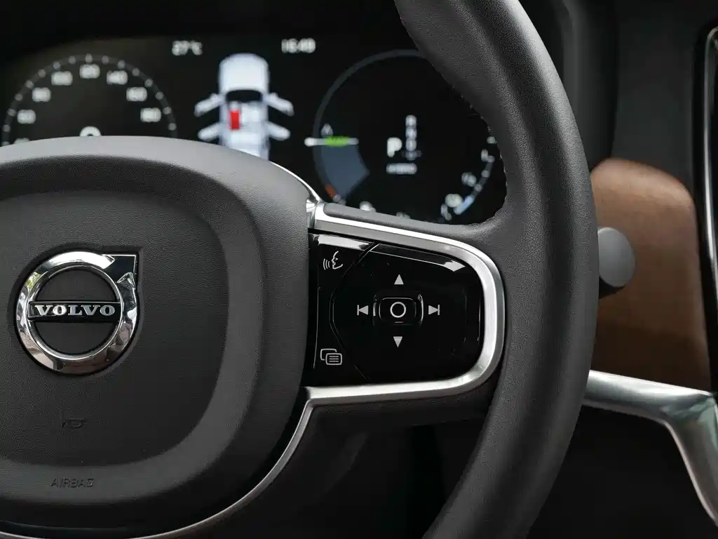 Volvo S90 Plug-In Hybrid 2021 — фото 14