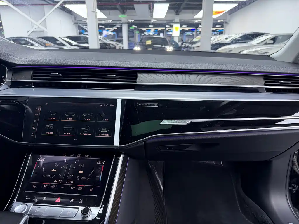 Audi A8 2020 — фото 16