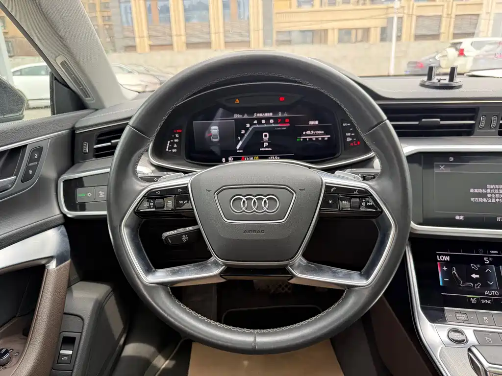Audi A7L 2023 — фото 11