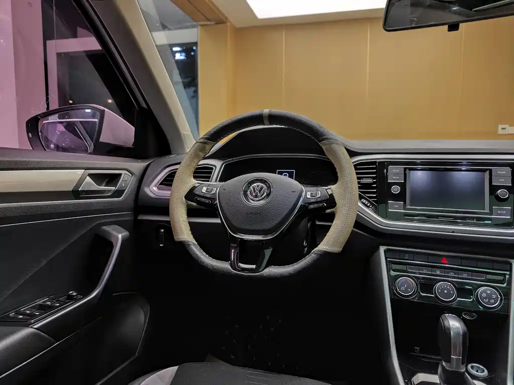 Volkswagen T-Roc 2020 — фото 15