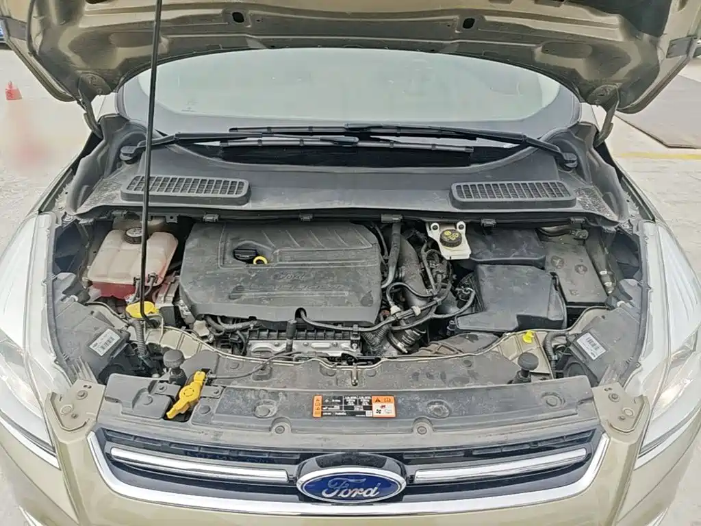 Ford Kuga 2015 — фото 20