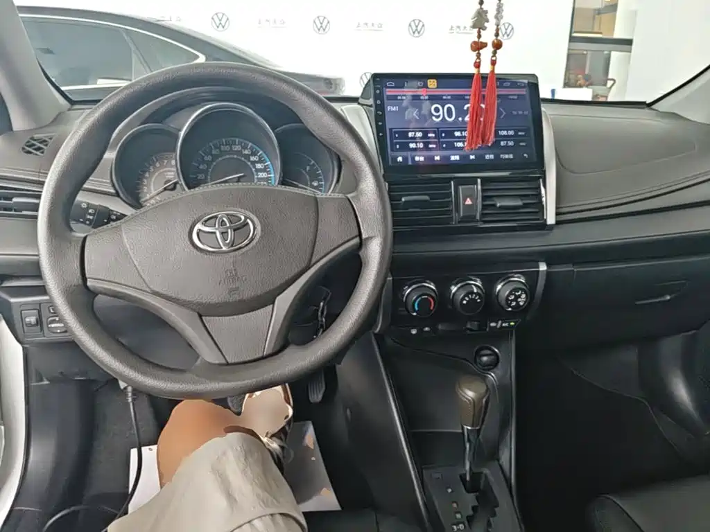 Toyota Vios 2015 — фото 10