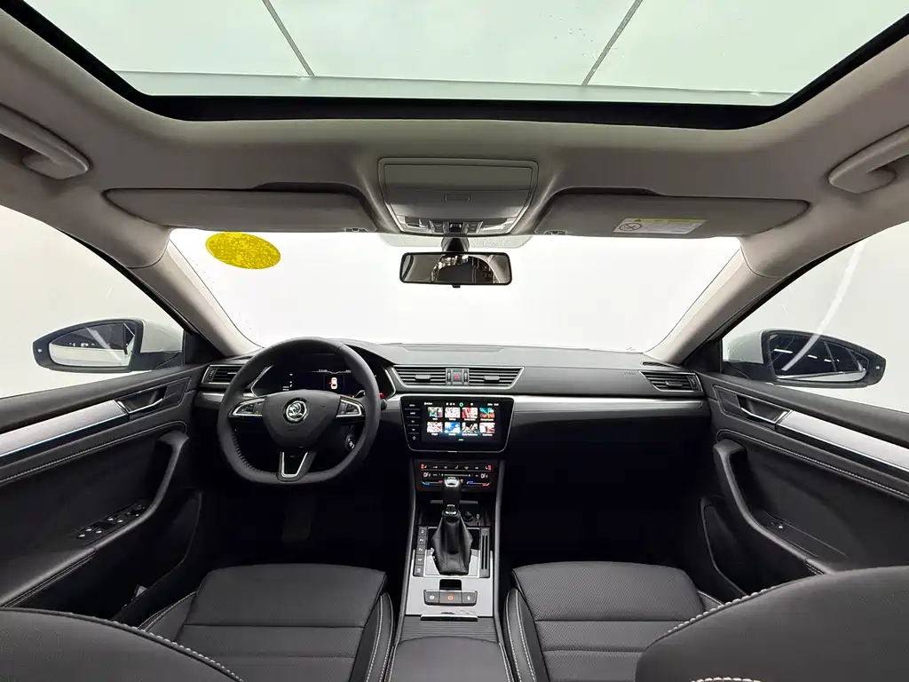 Skoda Superb 2023 — фото 12